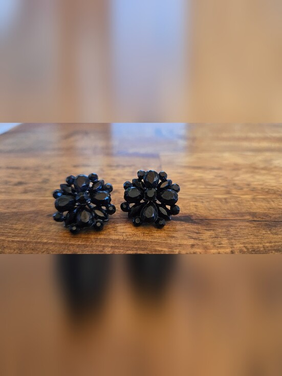 Jewelry - Black Cluster Flower Earrings - Women Jewelry